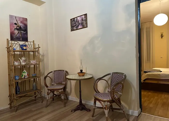 Nina\'S Sweet Home