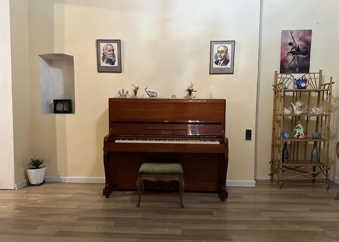 Nina\'S Sweet Home